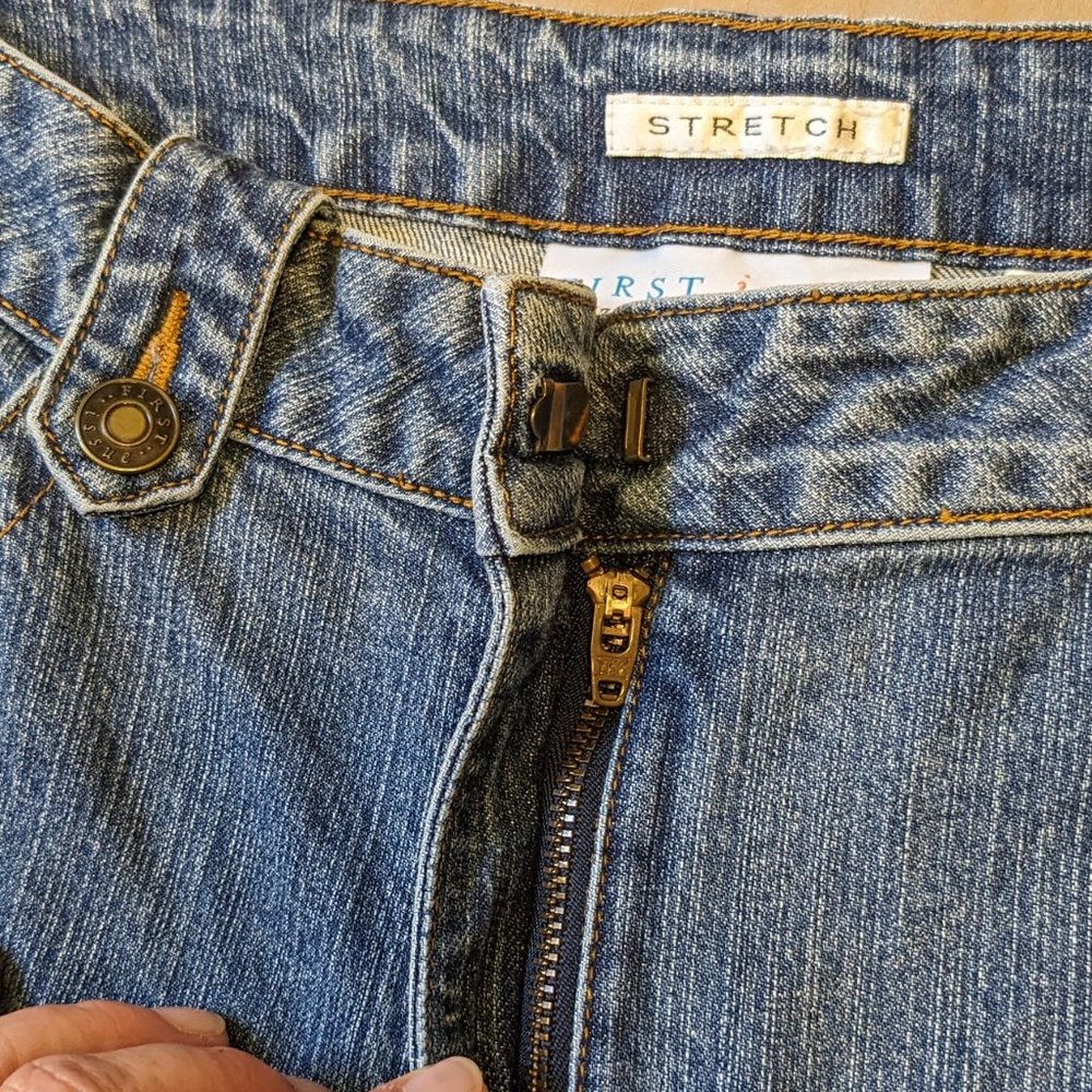 Liz Claiborne Denim Capri Straight Leg Cropped Pant Size 12 - Picture 6 of 10